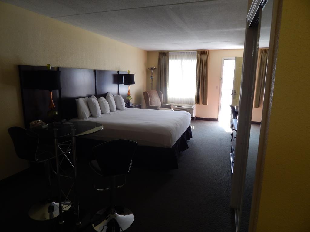 Ramada Branson Hotel And Resort Exterior photo