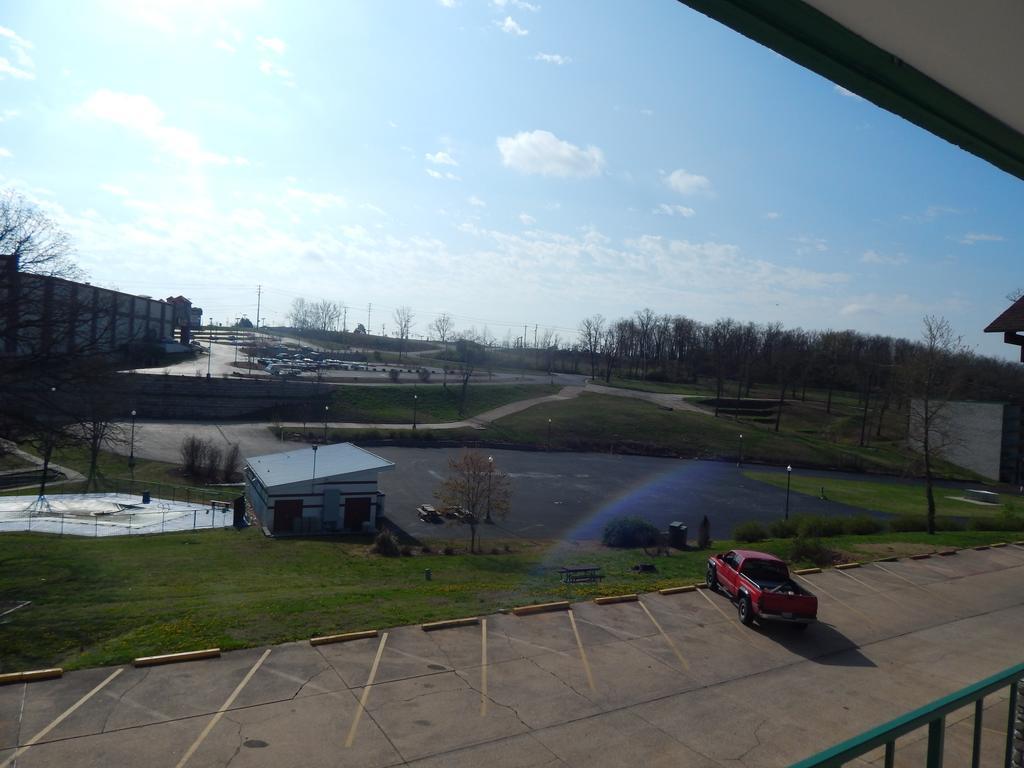 Ramada Branson Hotel And Resort Exterior photo