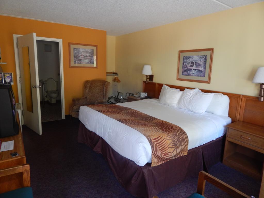 Ramada Branson Hotel And Resort Exterior photo