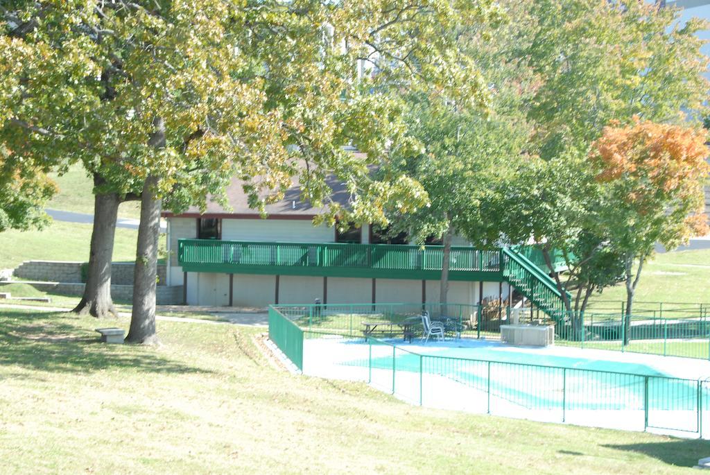Ramada Branson Hotel And Resort Exterior photo