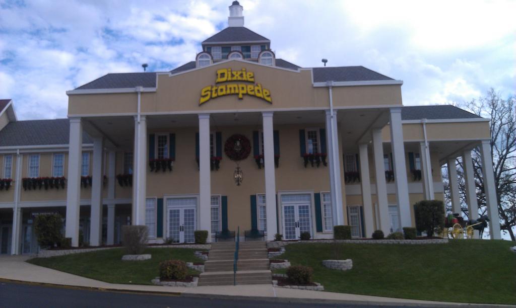 Ramada Branson Hotel And Resort Exterior photo