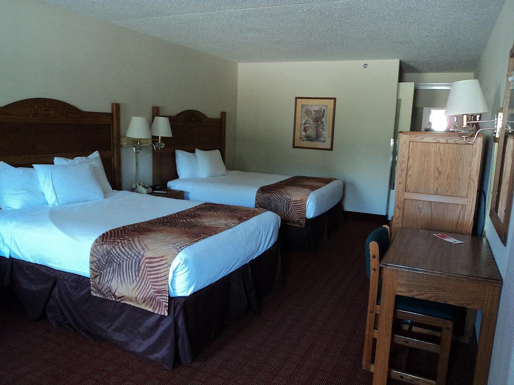 Ramada Branson Hotel And Resort Room photo